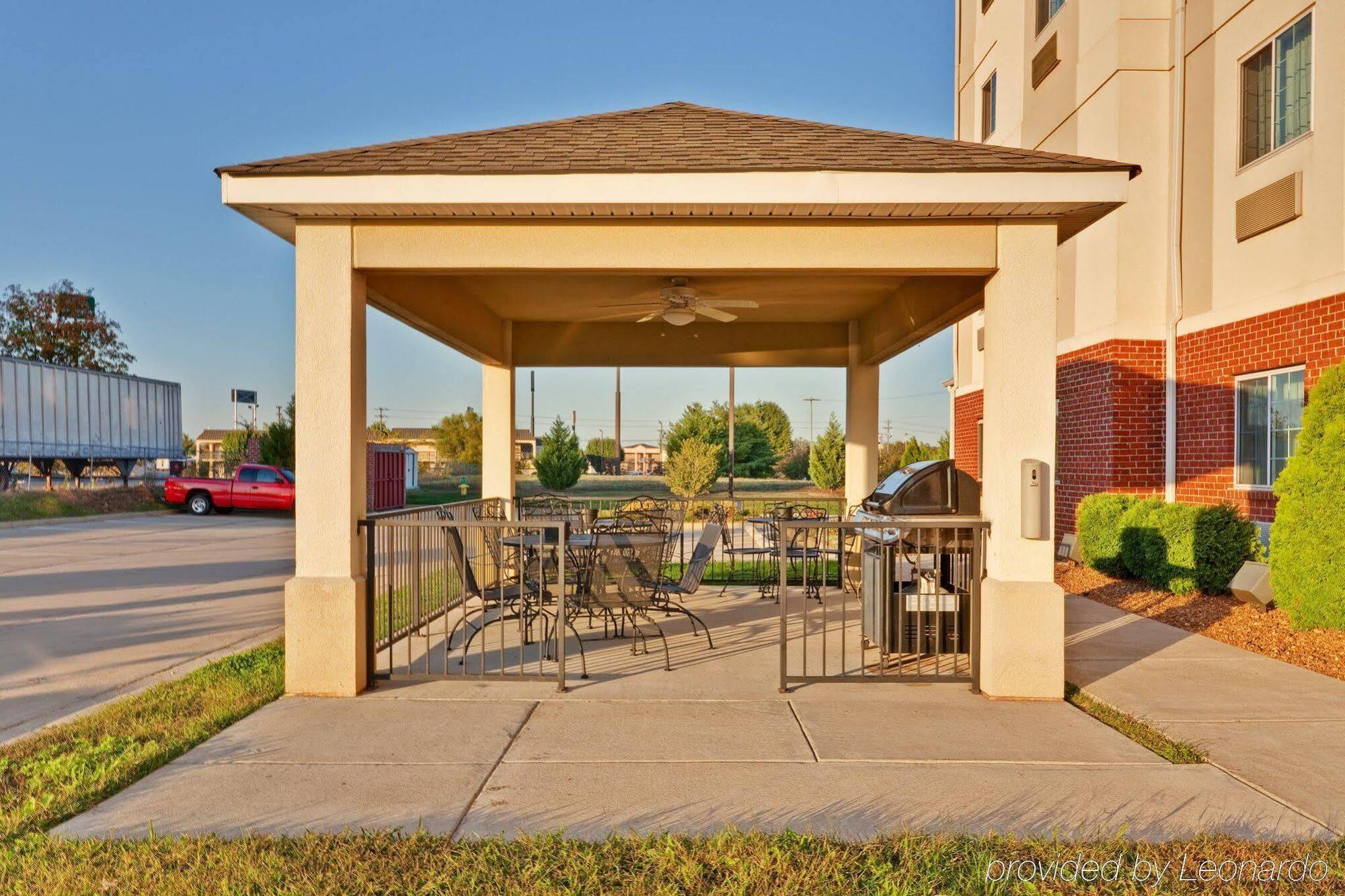 Candlewood Suites Clarksville By Ihg Exterior foto
